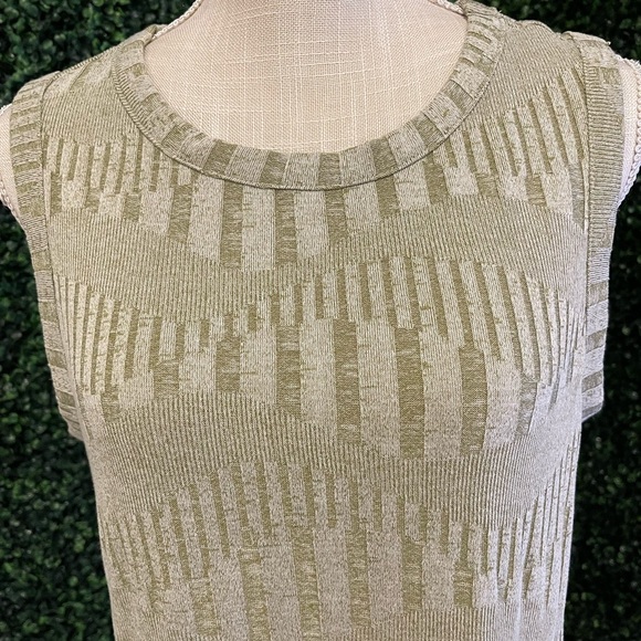 A New Day Top - Picture 3 of 4